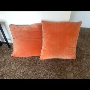 Bed throw pillows